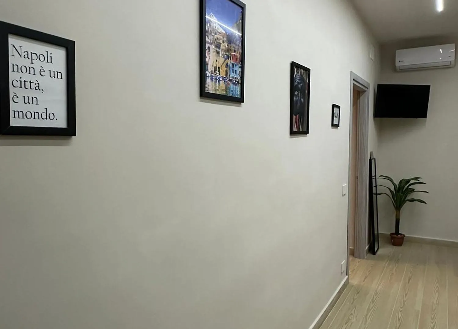 Napoli Centro - La Casa Di Caterina 아파트